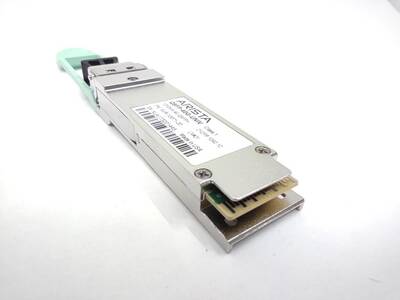 Arista QSFP-40G-UNIV 1310nm 40G QSFP+ XVR-10071-20 Transceiver - 3