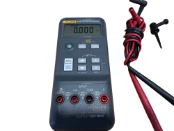 Fluke 715 Volt/mA Loop Calibrator - FLUKE (1)