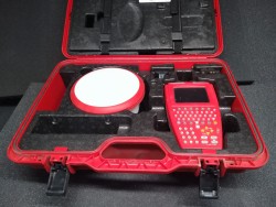 LEICA PT1203 TRACKER-Mna950 Receiver-Redline MCP950C-GKL221 Charger-GRT246 Carrier-GHT56 Holder Set - 4