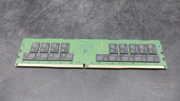 Samsung 32GB 3200MHz DDR4 RDIMM PC4-25600 M393A4K40DB3-CWE - 2