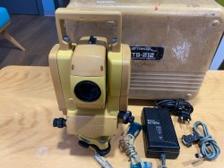 Topcon GTS-212 Surveying Total Station *** Calibrated *** GTS212 - TOPCON (1)