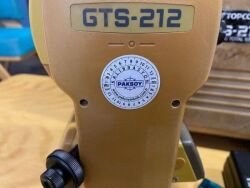 Topcon GTS-212 Surveying Total Station *** Calibrated *** GTS212 - TOPCON